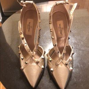 Gold Rockstud Valentino Pumps